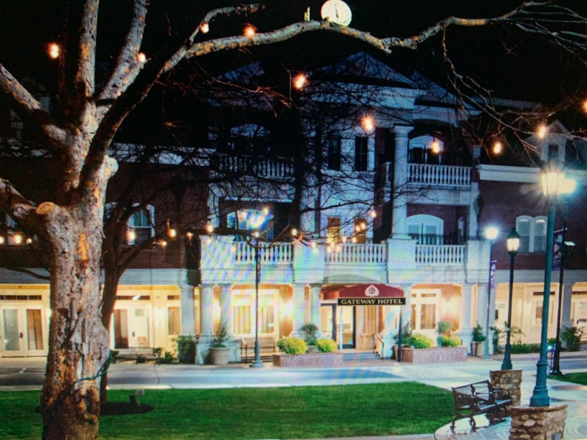 Gateway Hotel, Trademark Collection By Wyndham Copper Cove Subdivision Exterior photo