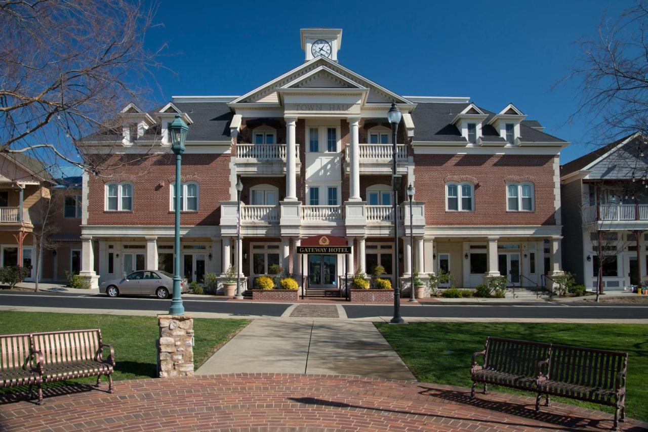Gateway Hotel, Trademark Collection By Wyndham Copper Cove Subdivision Exterior photo